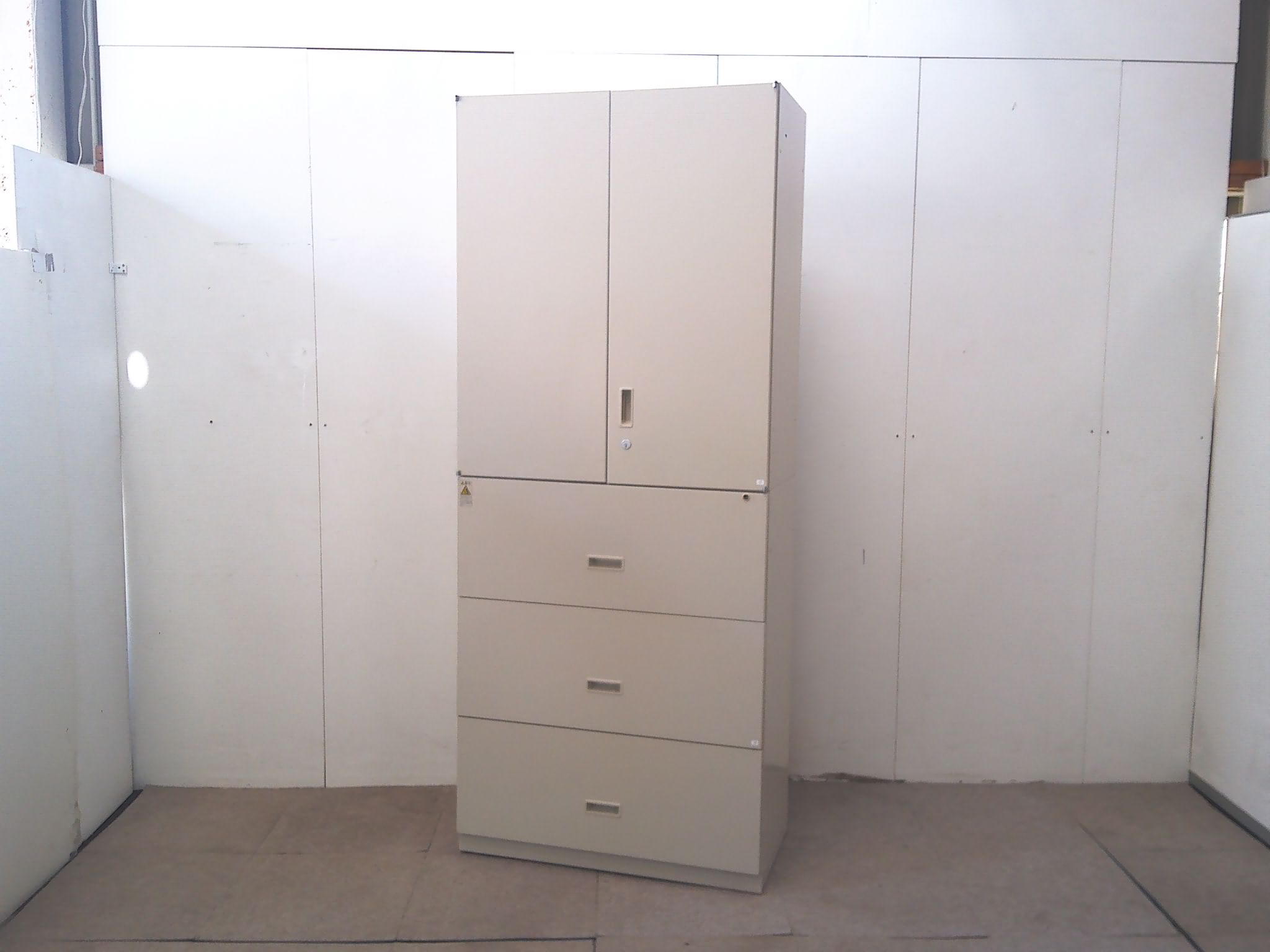 生興/ニューグレー/上下連結キャビネット/