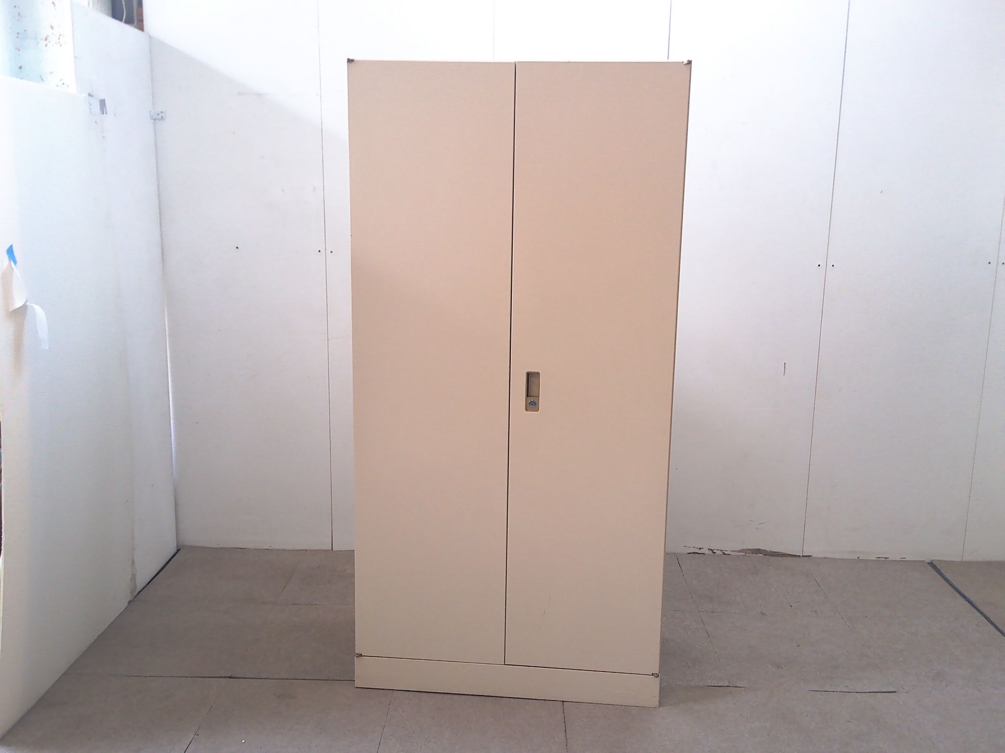 オカムラ/ニューグレー/両開きキャビネット/【中古】/