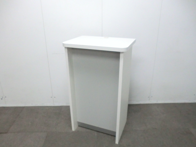 ナイキ / ホワイト 【中古】 受付台
