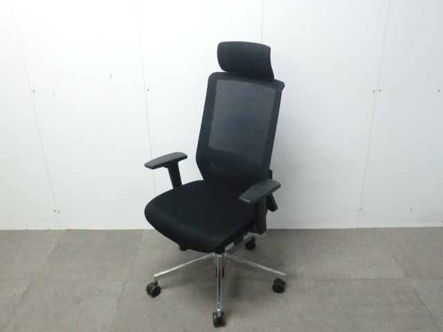 ライオン / ブラック / 【中古】 ＯＡチェア肘有