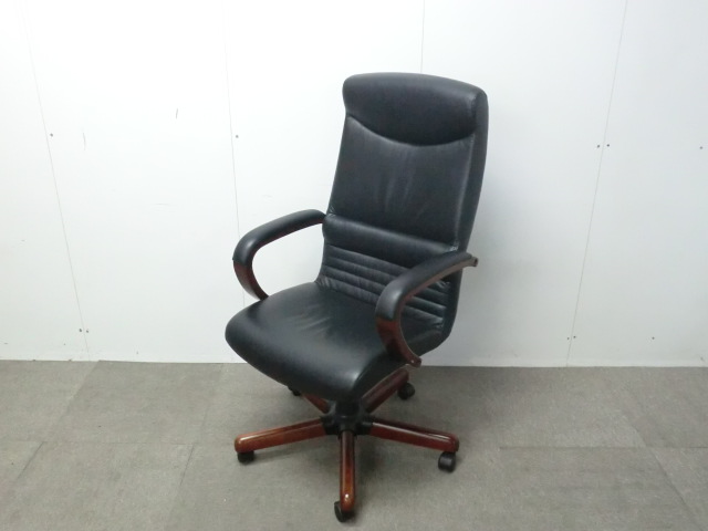 ライオン / ブラック / 【中古】 役員チェア