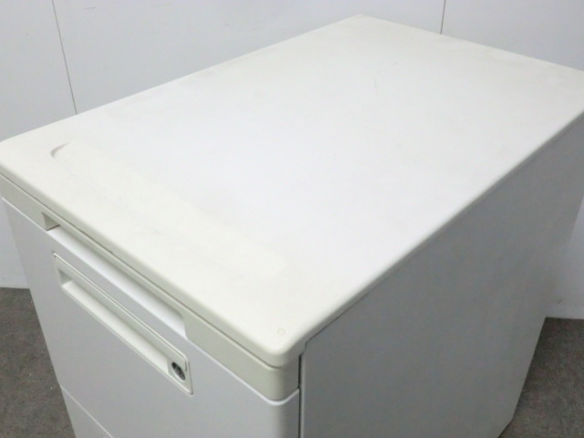 ライオン / ホワイト / 【中古】 3段ハイワゴン