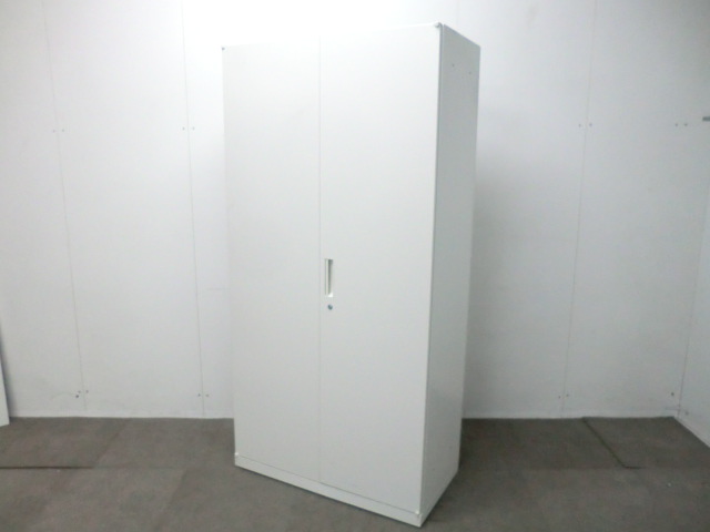 ナイキ / ホワイト / 【中古】 両開きキャビネット