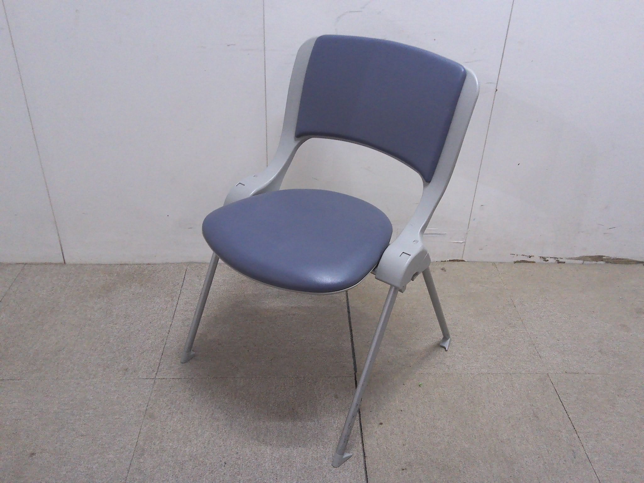 ウチダ/ブルーグレー/スタッキングチェア/【中古 】