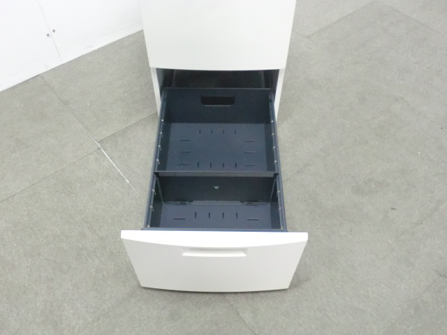 イトーキ / CZ / ホワイト / CZ-046MDCNB-W9 【中古】 2段ワゴン