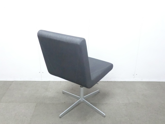 Cassina/ブーメラン/グレー【中古】ミーティングチェア
