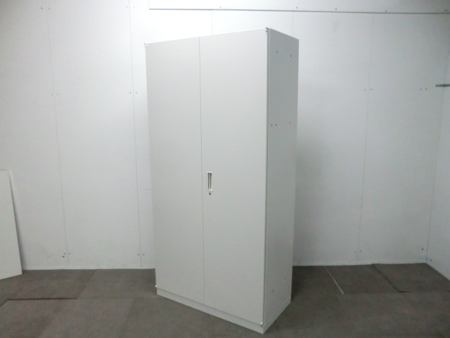 共栄工業 / ホワイト / 【中古】 両開きキャビネット