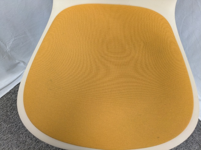 ナイキ / オレンジ / 【中古】 スタッキングチェア