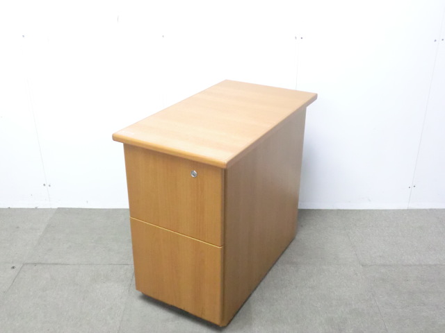 オカムラ / 木目調 / 【中古】 ２段脇机