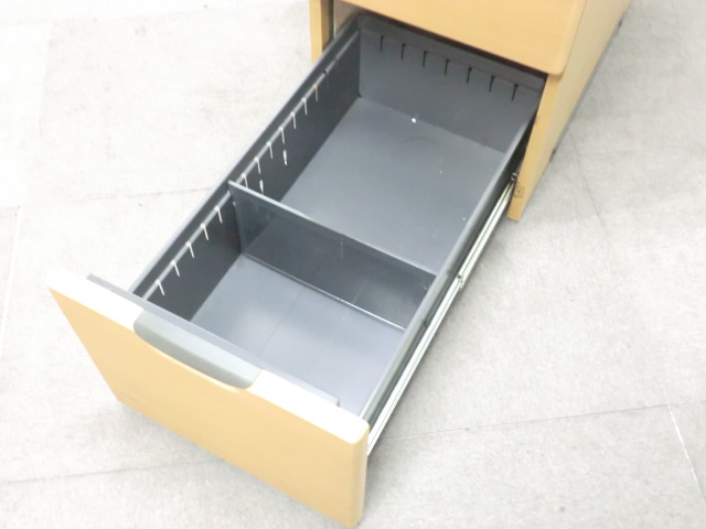 オカムラ / 木目調 / 【中古】 3段ファイルキャビネット