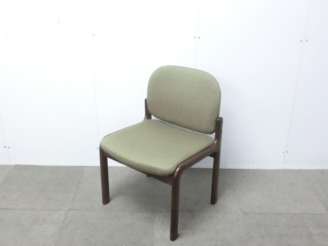 オカムラ/チャコールグレー / 【中古】 ミーティングチェア