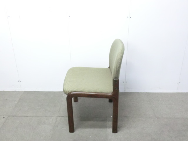 オカムラ/チャコールグレー / 【中古】 ミーティングチェア