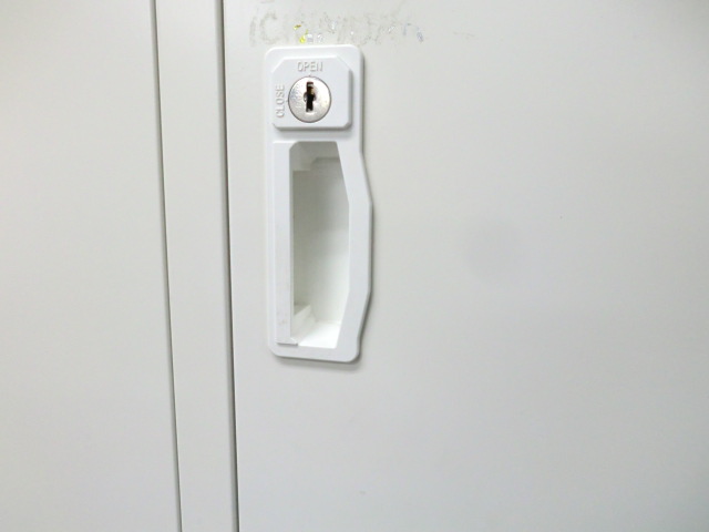 生興 / ホワイト / 【中古】 9人用ロッカー