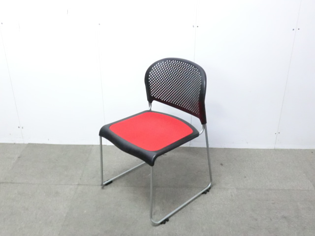 オカムラ/8114/レッド / 【中古】 スタッキングチェア