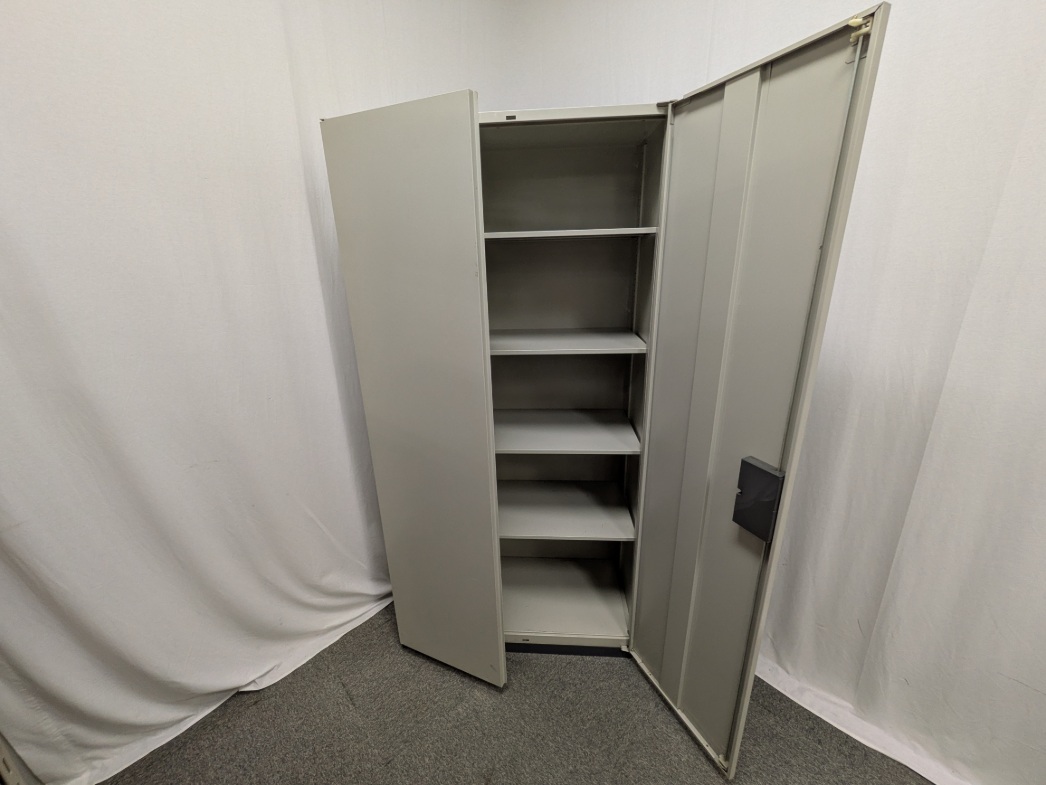 プラス / ニューグレー / 両開きキャビネット /【中古】