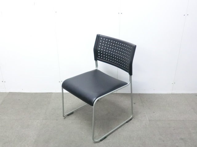 アイリスチトセ/ ブラック / 【中古】 スタッキングチェア