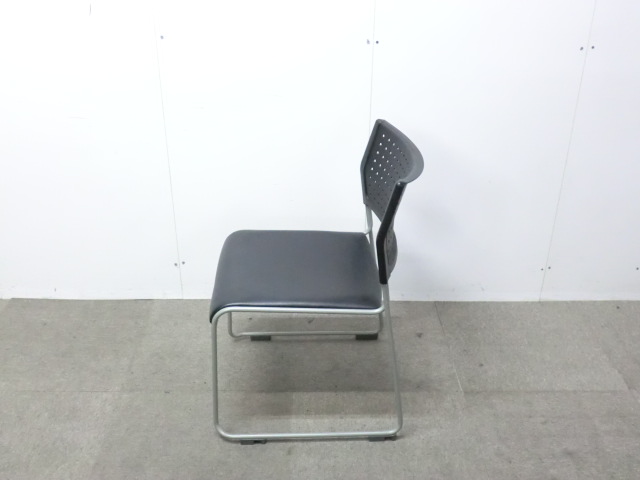 アイリスチトセ/ ブラック / 【中古】 スタッキングチェア
