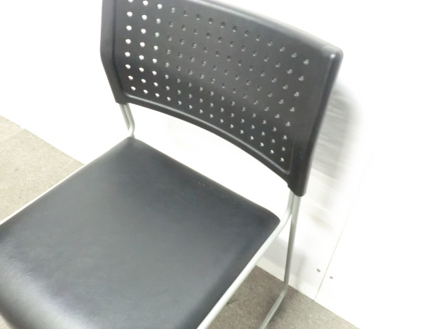 アイリスチトセ/ ブラック / 【中古】 スタッキングチェア