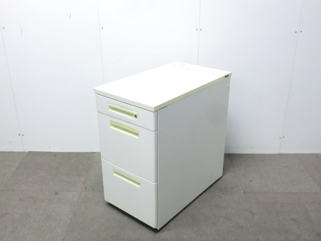 ナイキ / ホワイト / 【中古】 3段脇机