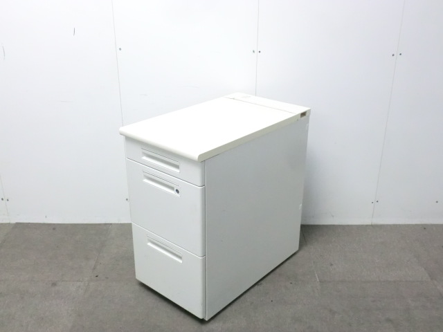 ナイキ / ホワイト / 【中古】 3段脇机