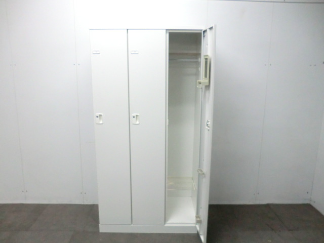 ナイキ / ホワイト / 【中古】 3人用ロッカー