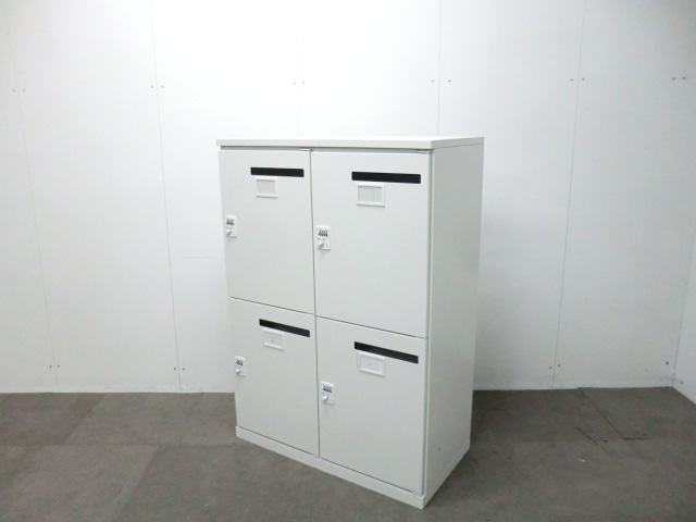 ナイキ / ホワイト / 【中古】 4人用パーソナルロッカー