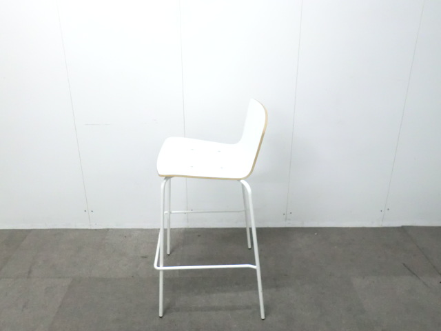 オカムラ / ホワイト / 【中古】 カウンターチェア