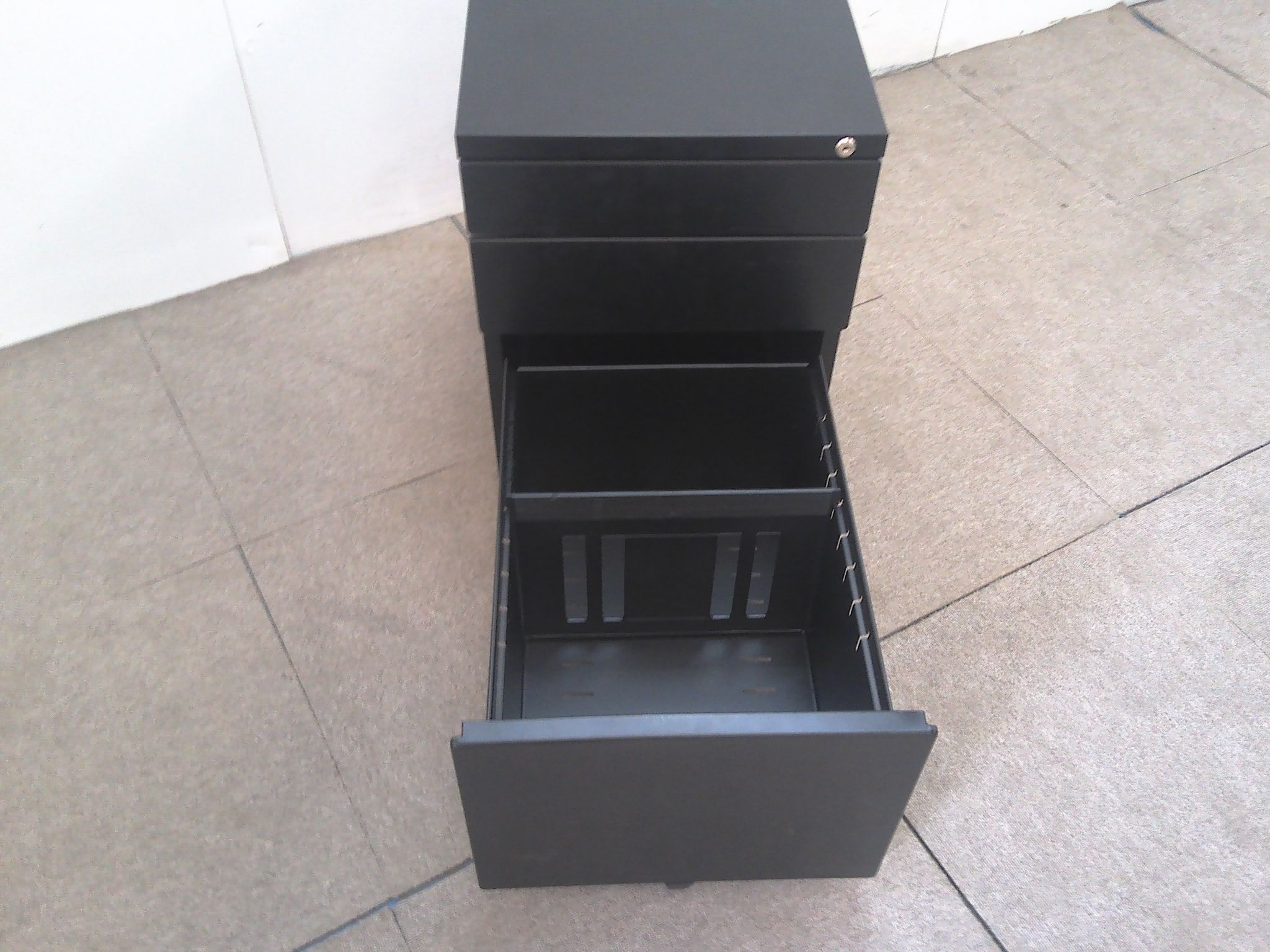 ブラック 3段ワゴン 【中古】