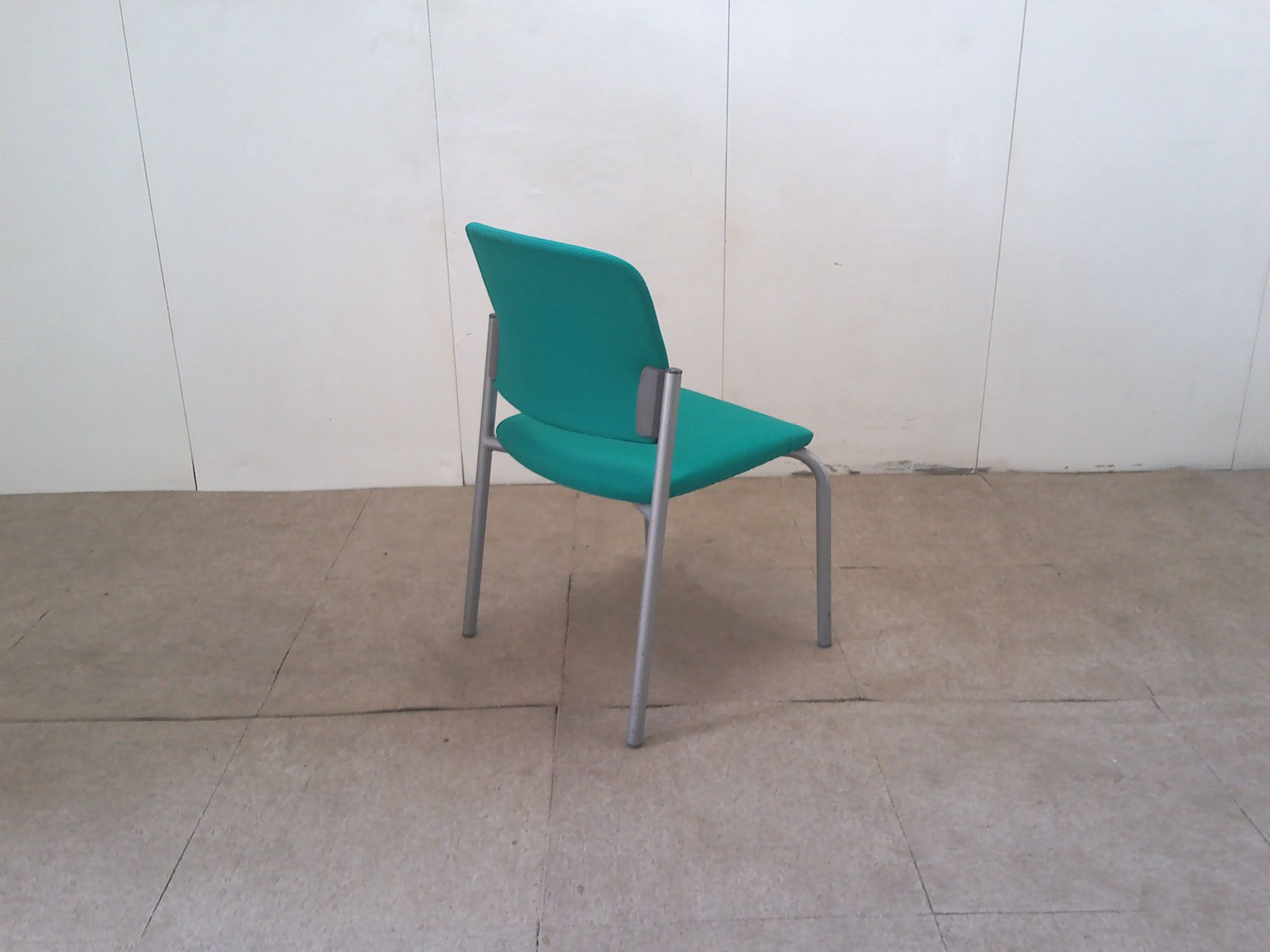コクヨ グリーン スタッキングチェア 【中古】
