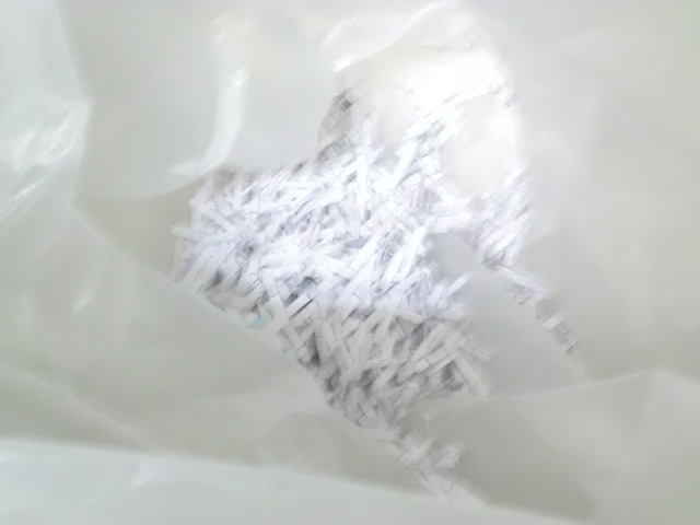 アイリスオーヤマ / ホワイト / 【中古】 シュレッダー
