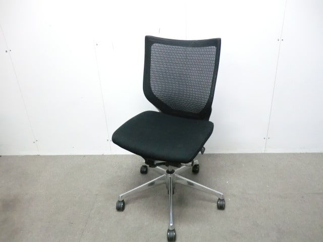 オカムラ / バロン / ブラック 【中古】 OAチェア肘無