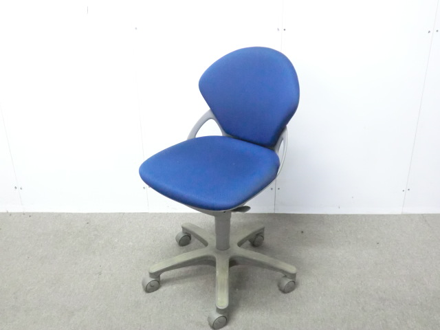 イトーキ/プレーゴ/ ブルー / 【中古】 OAチェア肘無し