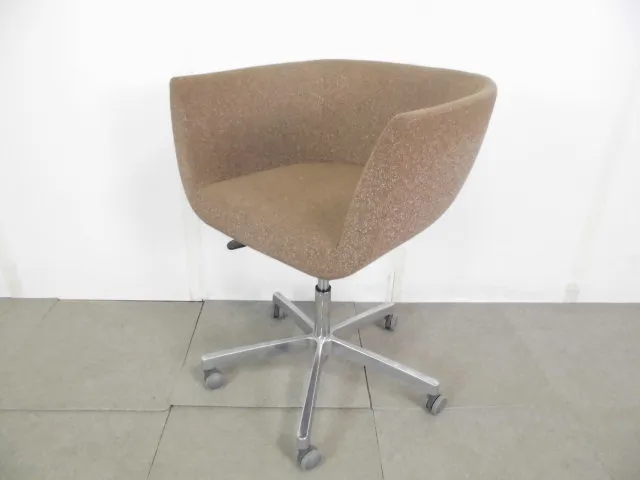 ミーティングチェア/ブラウン/【中古】