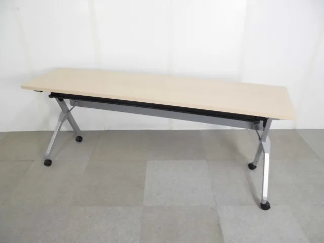 オカムラ/フォールデイングテーブル/木目調/幕板付/【中古】