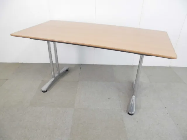 オカムラ / 木目調 / 会議テーブル