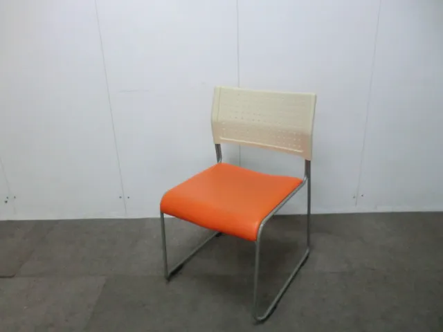 アイリスチトセ /オレンジ 【中古】 スタッキングチェア