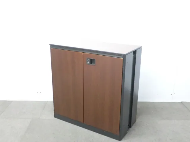 オカムラ/木目調/【中古】両開きキャビネット