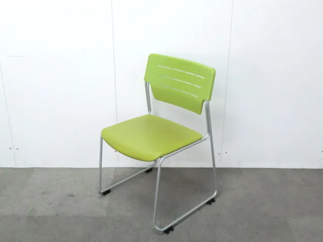 イトーキ/ライトグリーン / 【中古】 スタッキングチェア